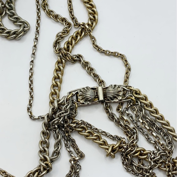 Vintage large cameo on multistrand layered tiered mixed chain necklace - Picture 12 of 14